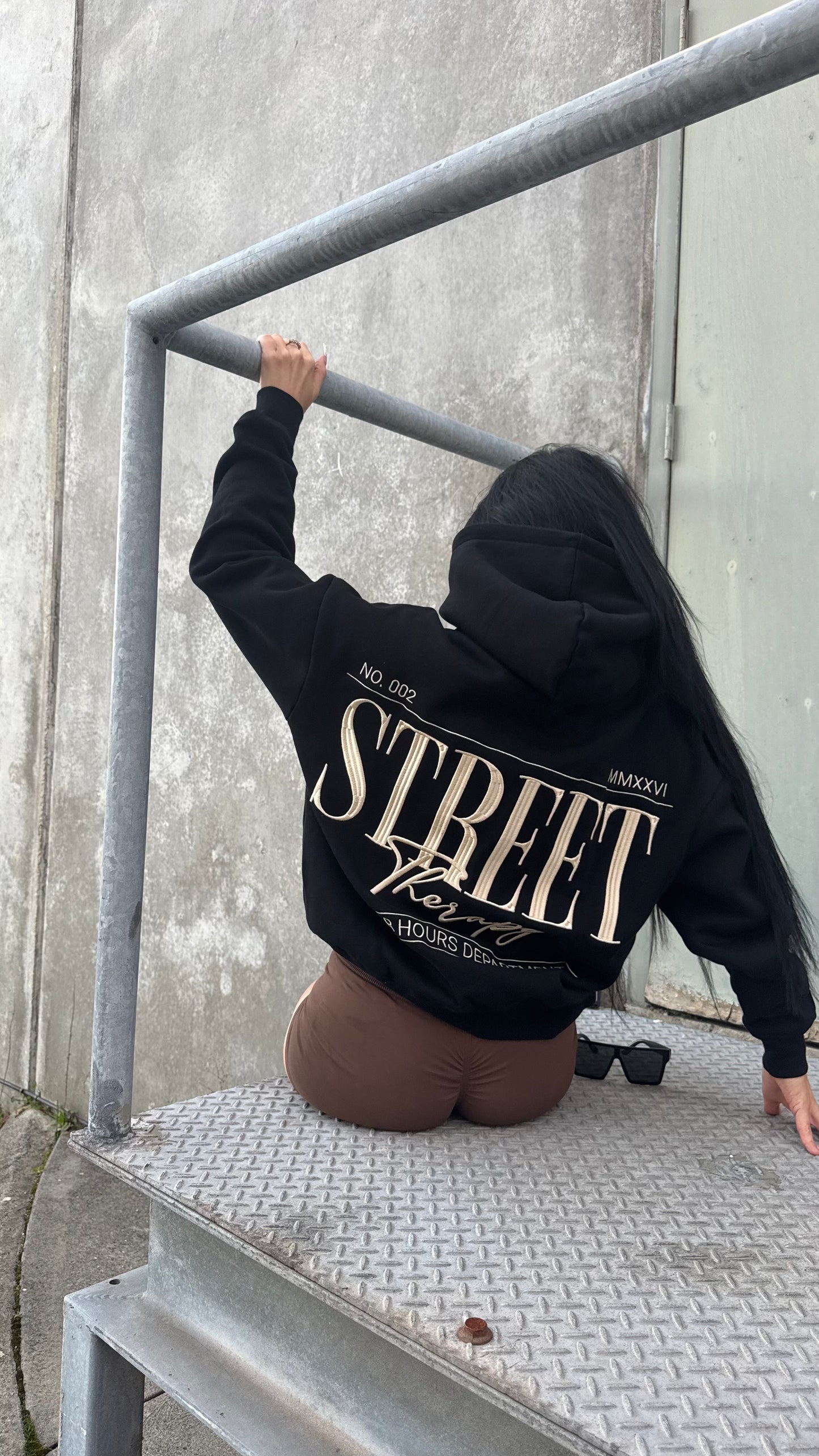 AFTER HOURS HOODIE BLACK